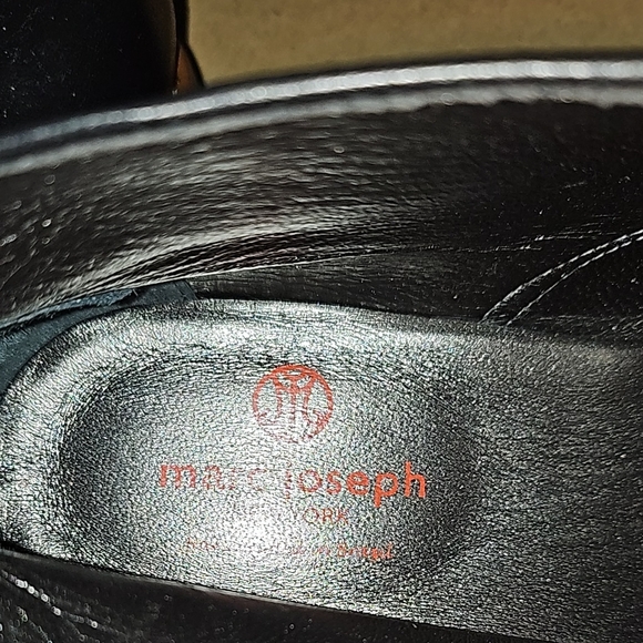 Marc Jacobs Black Ankle Boots with Lace-Up Design and Rounded Toe - Picture 5 of 6